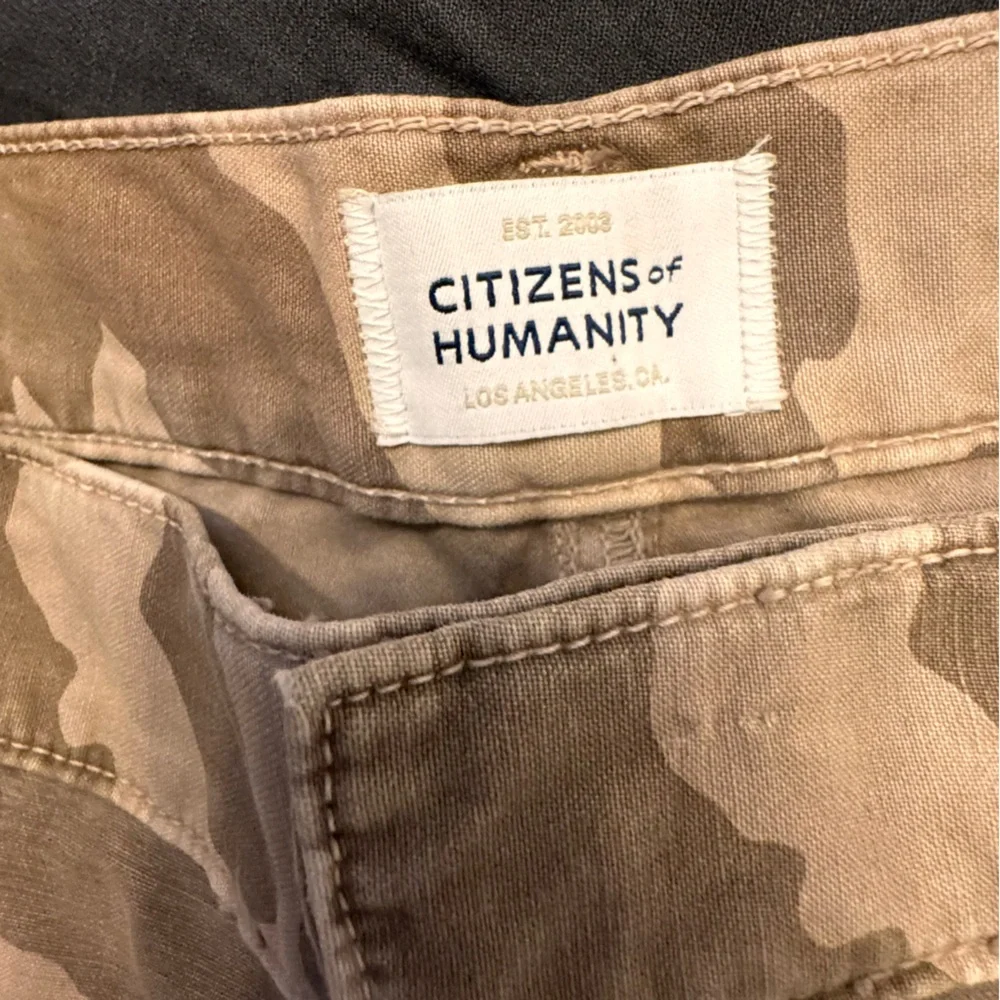 CITIZENS OF HUMANITY Leah Camo‎ Cropped Pants